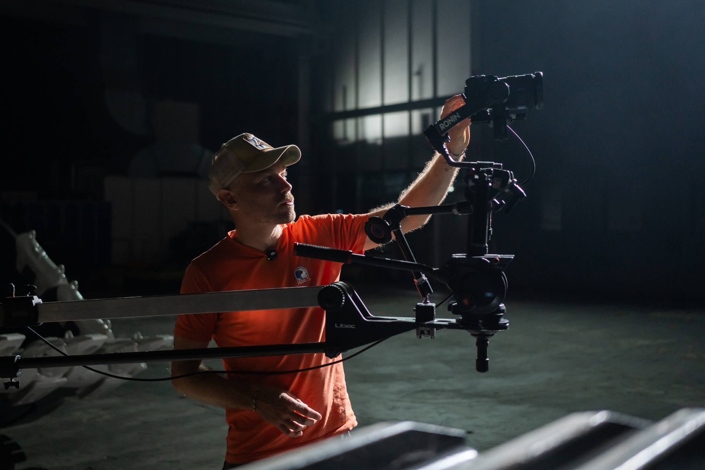 Tournage vidéo professionnel — caméra sur un plateau